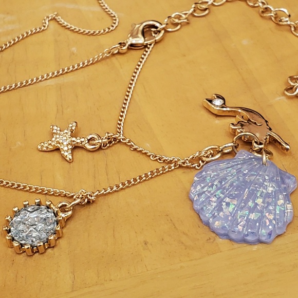 DISNEY PARKS ARIEL SEASHELL STARFISH NECKLACE - Picture 4 of 4